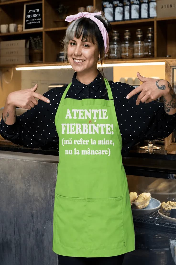 Șorț amuzant Atenție fierbinte – ATENȚIE FIERBINTE!