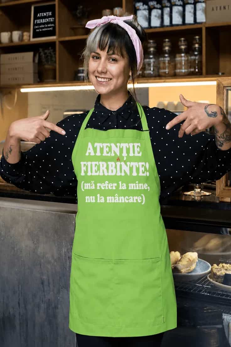 Șorț amuzant Atenție fierbinte – ATENȚIE FIERBINTE!