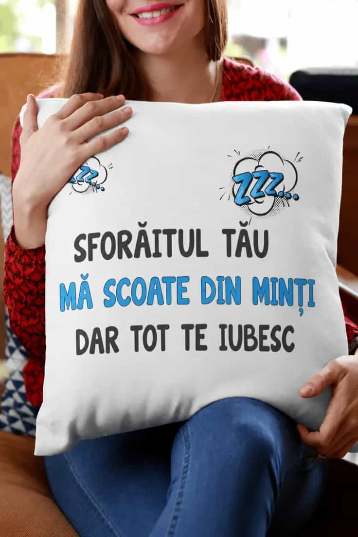 Pernă decorativă Sforăitul tău – DAR TOT TE IUBESC