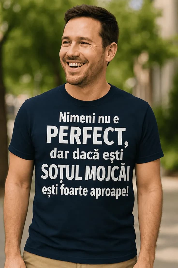 Tricou amuzant Aproape perfect cu nume personalizat