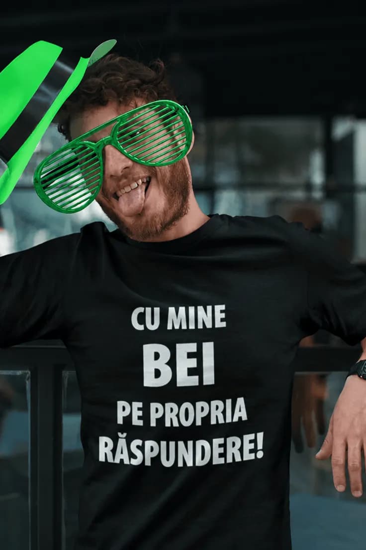 Tricou amuzant Pe propria răspundere – CU MINE