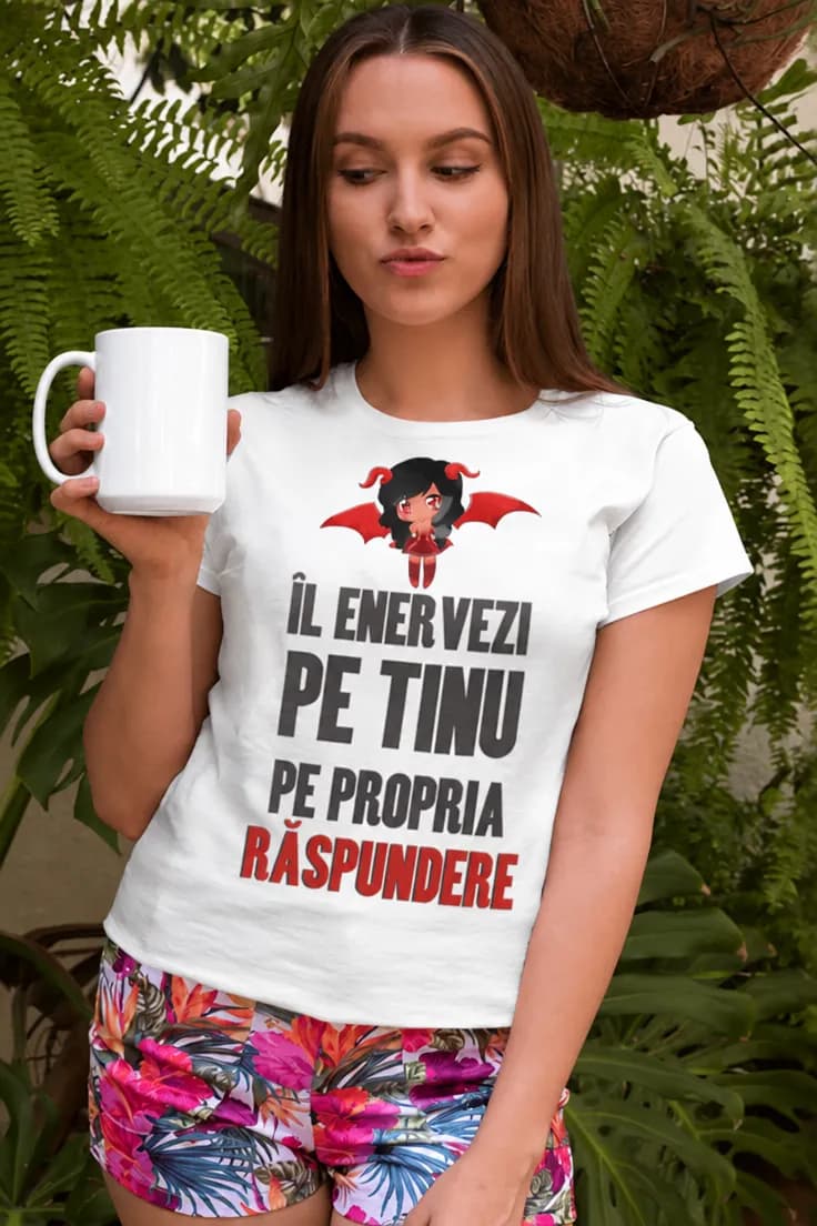 Tricou amuzant Pe risc propriu cu nume personalizat