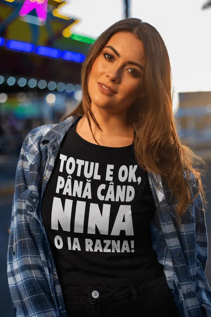 Tricou amuzant Totul e ok cu nume personalizat