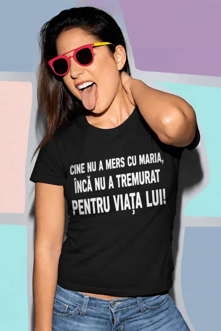 Tricou amuzant Tremurat în mașină cu nume personalizat