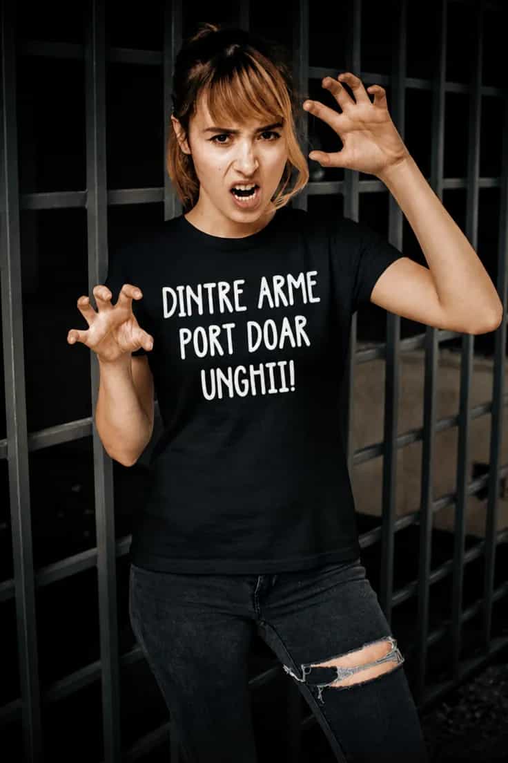 Tricou amuzant Unghiile sunt arma mea | DINTRE ARME