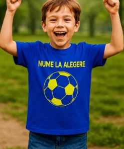 Tricou pentru copii cu minge cu nume personalizat, cu design vesel cu minge pentru cadou